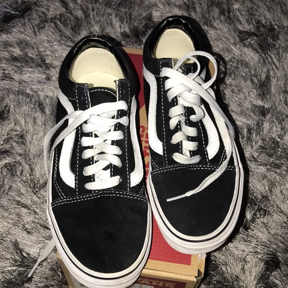 Vans Shoes - Vans Old Skool
